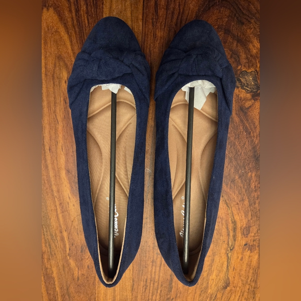 Venus Celia Women's Dazzling Navy Blue Suede Flats, Size 8.5M